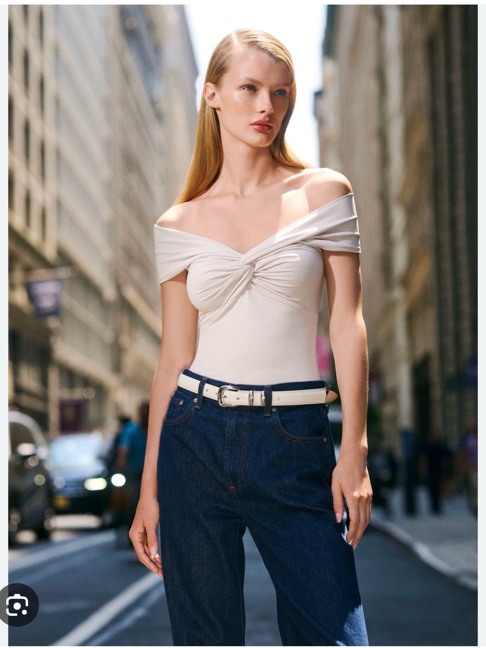 Aritzia original contour twist off-shoulder top